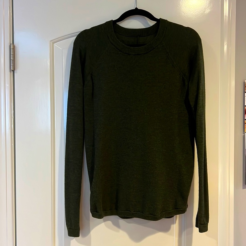 Lululemon size 10 sweater in olive green